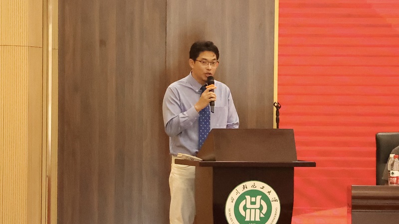 赖克林老师发言.jpg