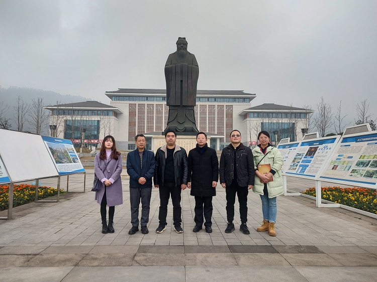 发表 (2).jpg